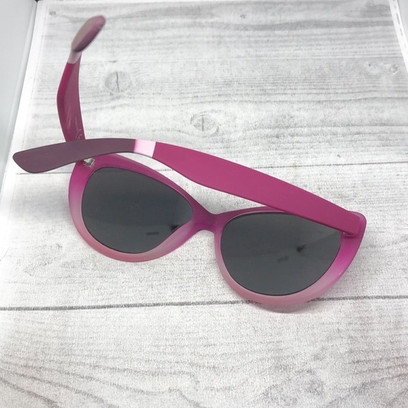 Adrienne Vittadini pink-purple ombre sunglasses mirrored. - Picture 4 of 6